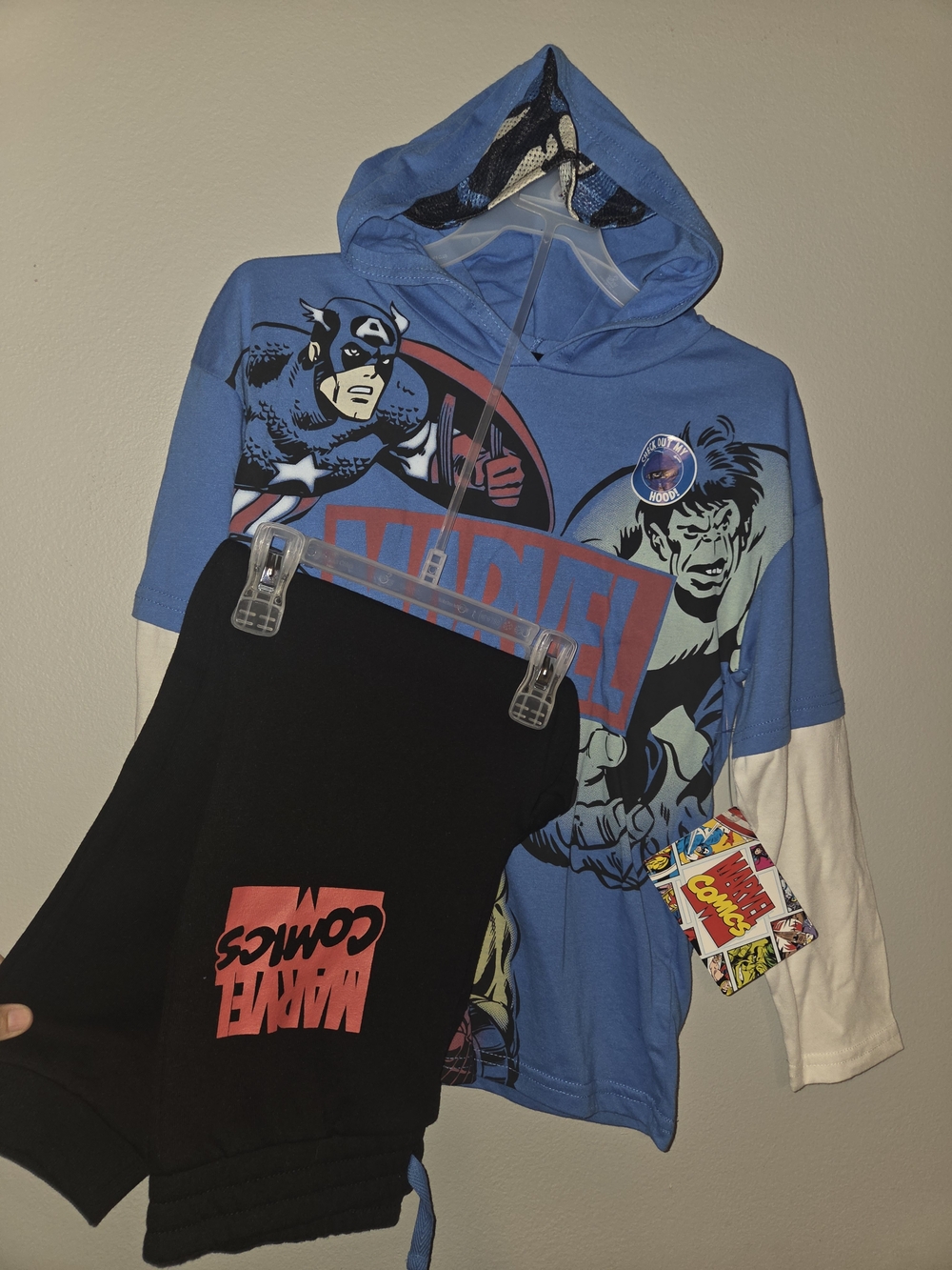 Boys Size 7 Marvel Hooded Pullpver Graphic Top with Black Sweats Set New W Tags